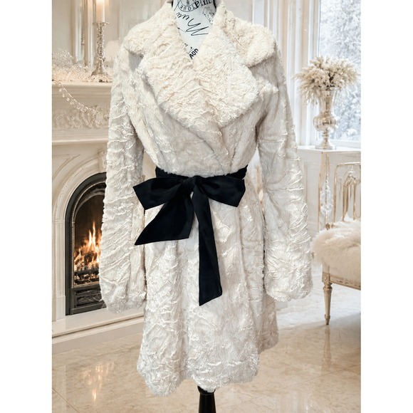 hazel Jackets & Blazers - Vintage Hazel Faux Fur Coat Small Off-White Textured Swirl Shaggy Belted Y2K 70s